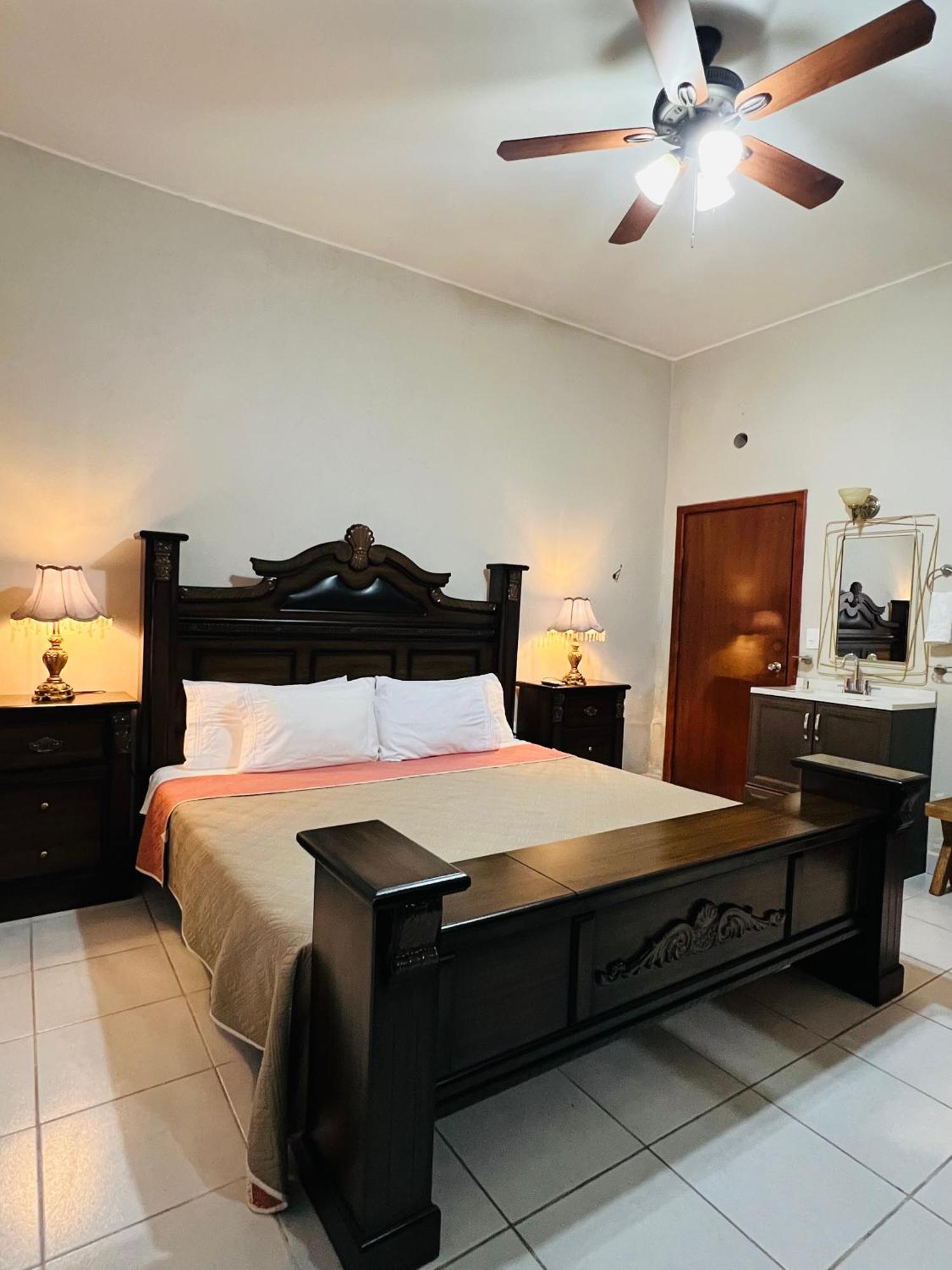 Hosteria Casa Marquez Leon Luaran gambar