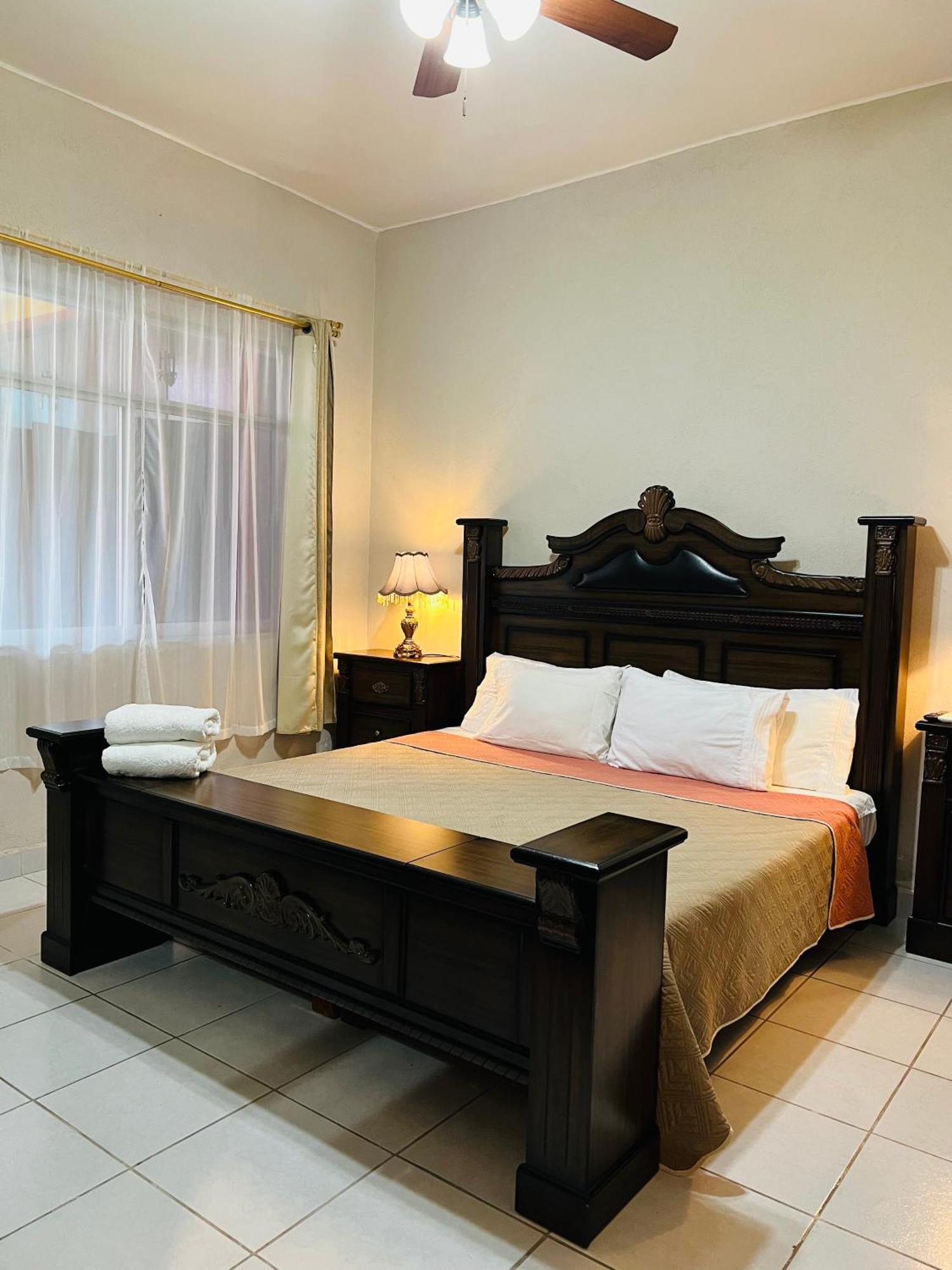 Hosteria Casa Marquez Leon Luaran gambar